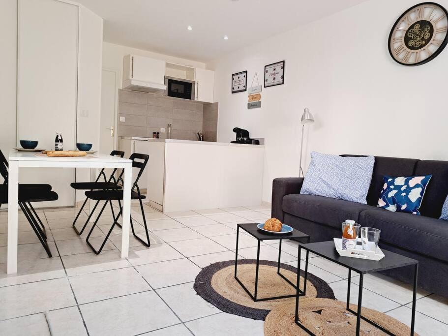 Grand Studio Rdc, Avec Parking Gratuit Sur Place Apartment นาร์บอนน์ ภายนอก รูปภาพ